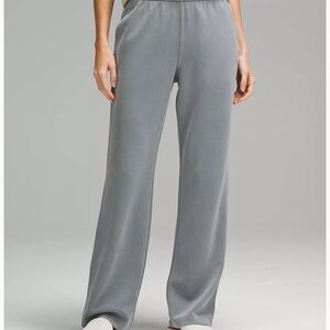 Lululemon Athletica Softstreme High-Rise Pants in Grey